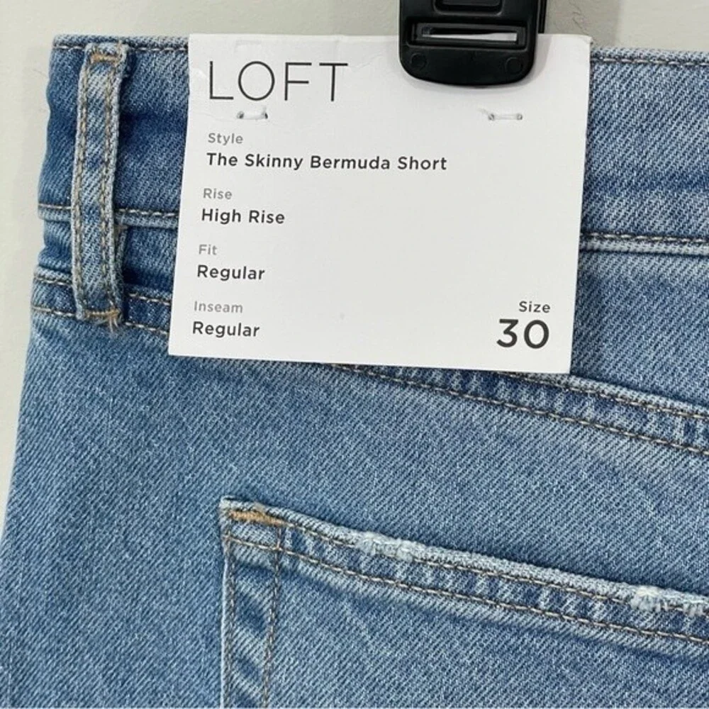 NWT Loft The Skinny Bermuda Denim Jean Shorts‎ Raw Hem Size 30